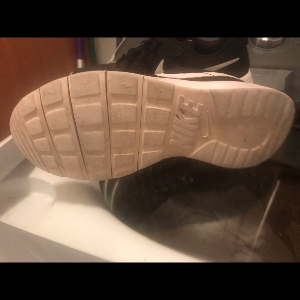 Nike’s - Picture 3 of 3